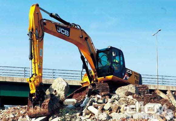 英伦血脉，国潮力量——深度解读JCB新款JS210/JS230挖掘机